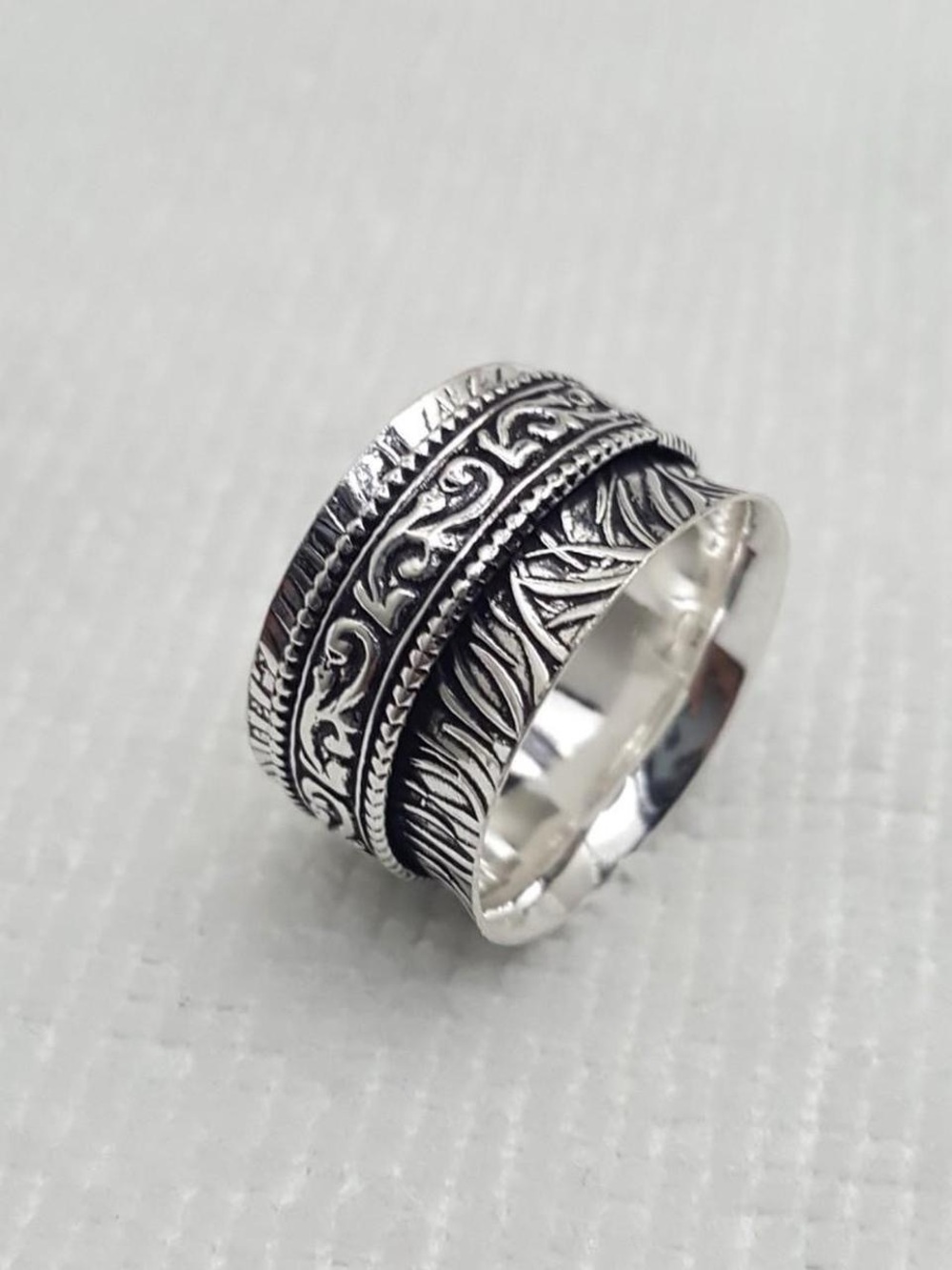 925 Silver-Tone Patterned spinner Band Ring